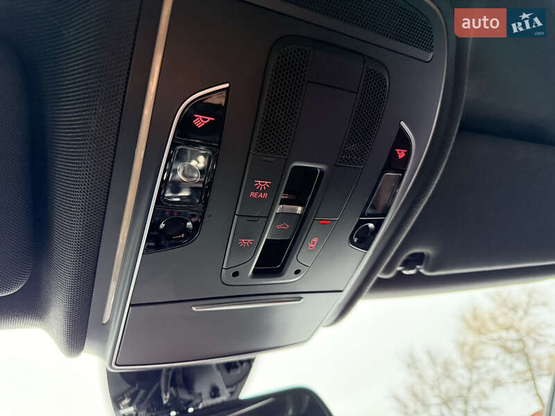 Седан Audi A8 2011 в Києві