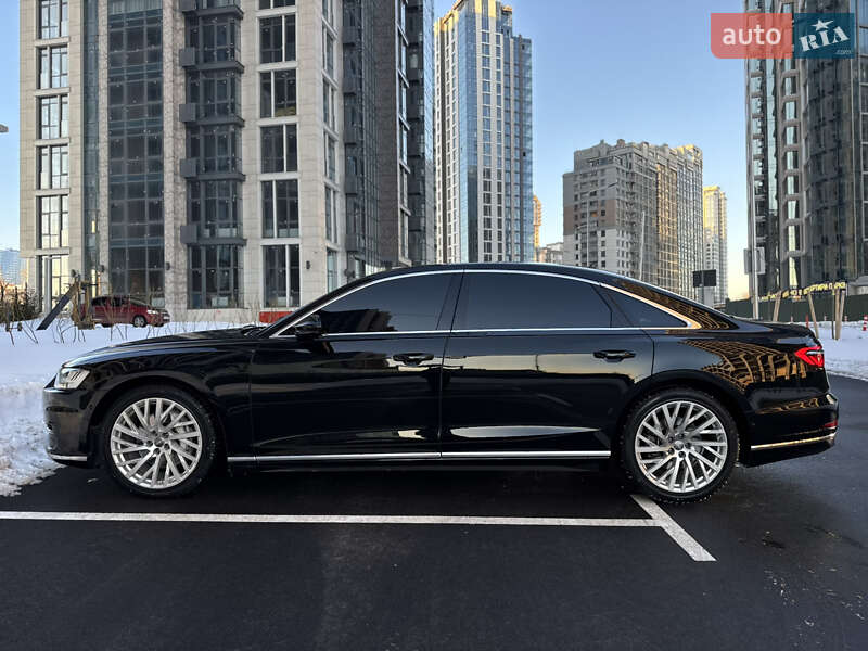 Седан Audi A8 2021 в Киеве
