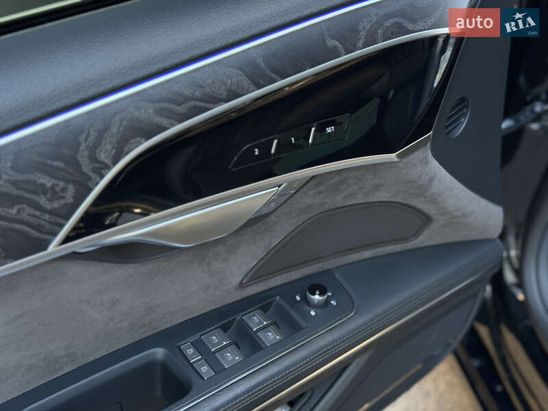 Седан Audi A8 2021 в Киеве