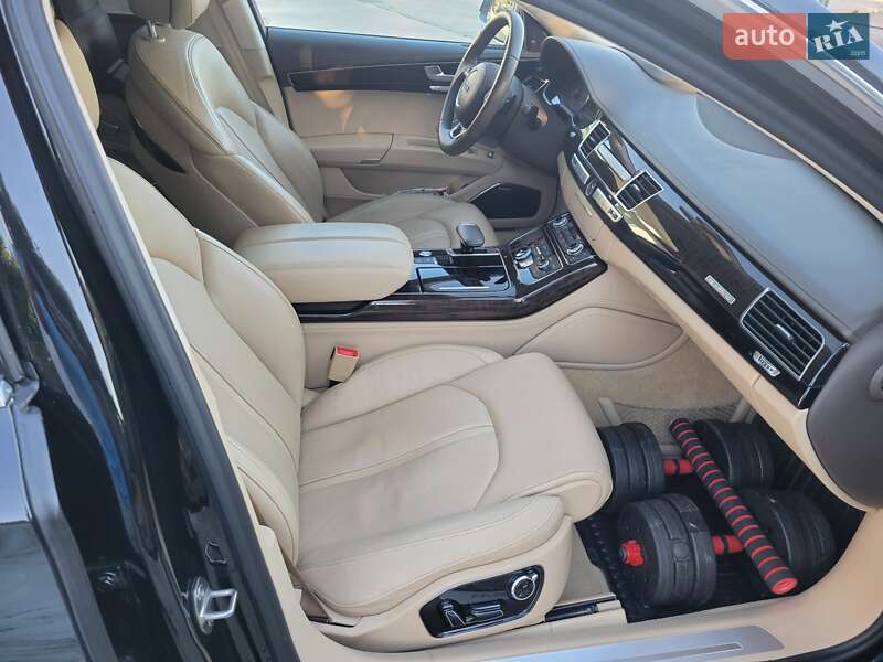 Седан Audi A8 2015 в Хмельницькому