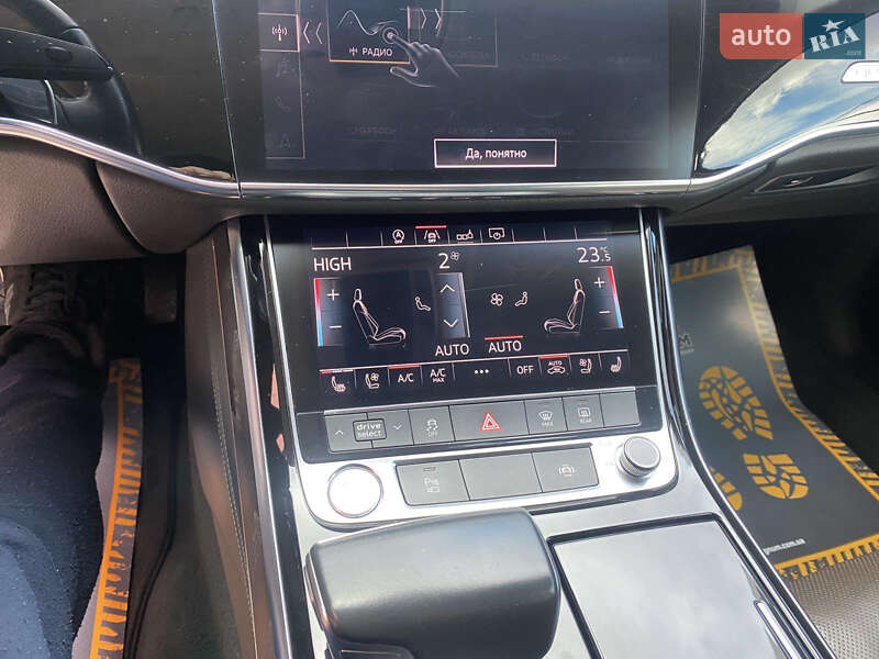 Седан Audi A8 2018 в Мукачевому