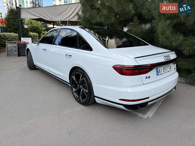 Седан Audi A8 2018 в Киеве