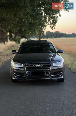 Седан Audi A8 2014 в Рівному