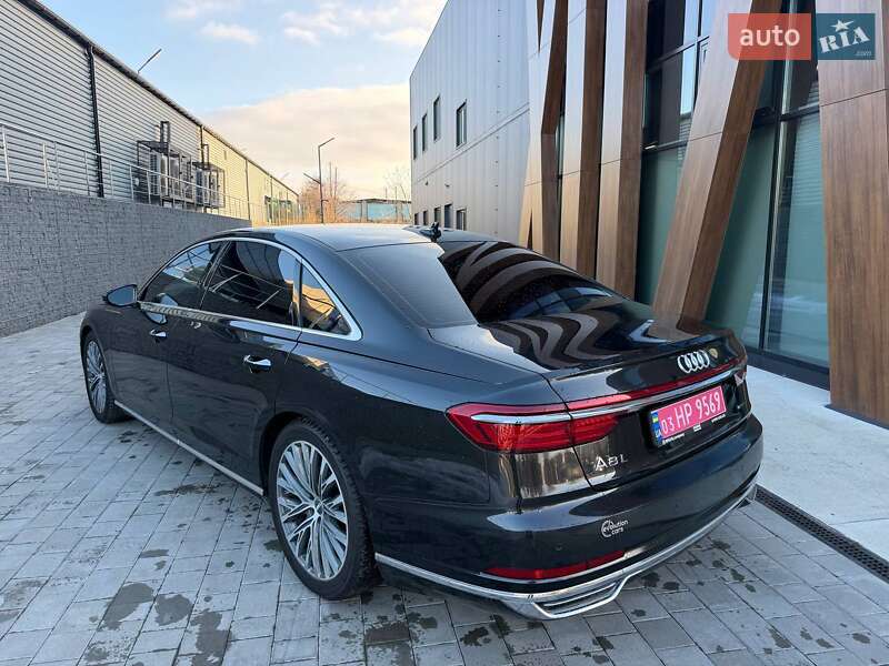 Седан Audi A8 2019 в Луцке