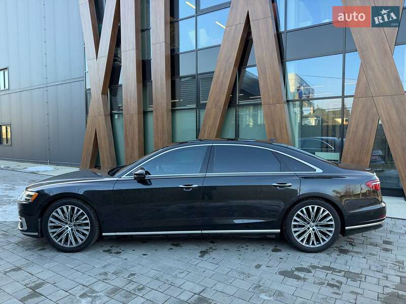 Седан Audi A8 2019 в Луцке