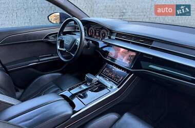 Седан Audi A8 2019 в Луцке