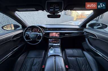 Седан Audi A8 2019 в Луцке