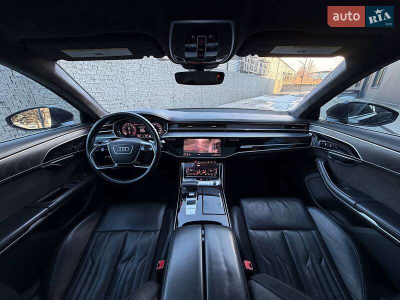 Седан Audi A8 2019 в Луцке