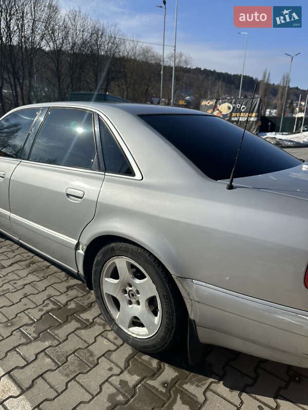 Седан Audi A8 2001 в Теребовле