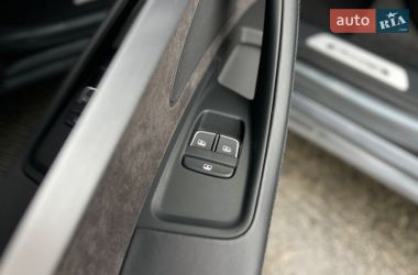 Седан Audi A8 2017 в Киеве
