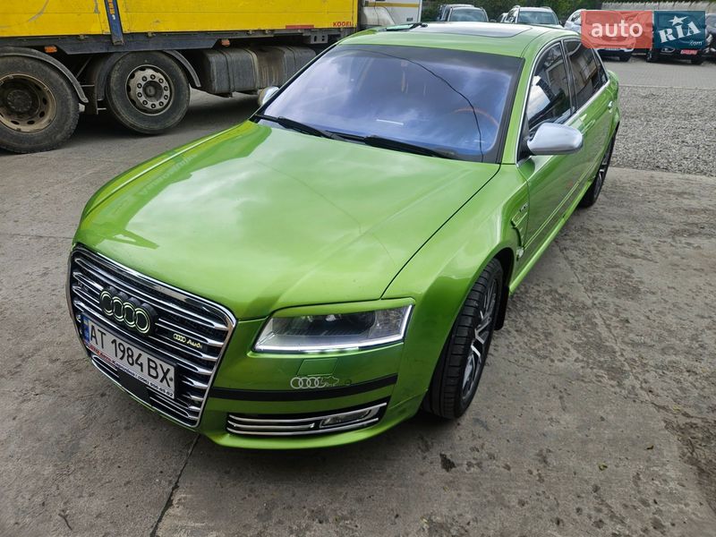 Седан Audi A8 2005 в Яремчі