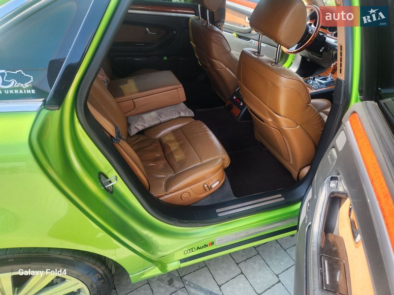 Седан Audi A8 2005 в Яремчі