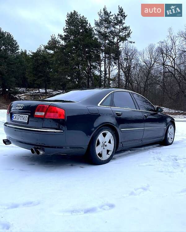 Седан Audi A8 2004 в Шишаки
