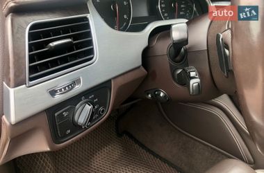 Седан Audi A8 2012 в Киеве