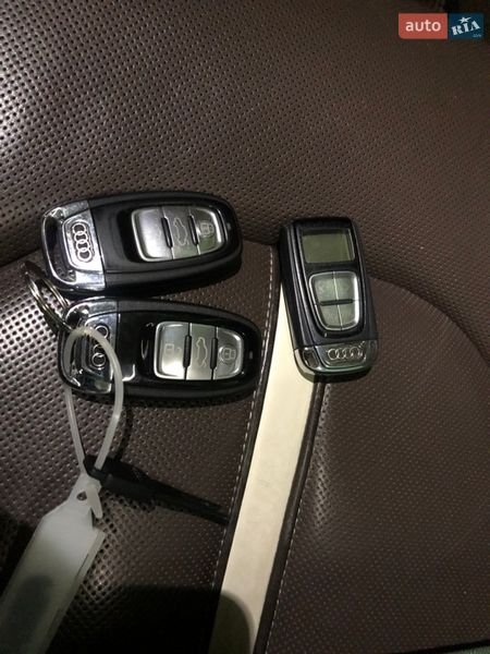 Седан Audi A8 2012 в Києві