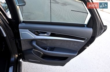 Седан Audi A8 2013 в Львове