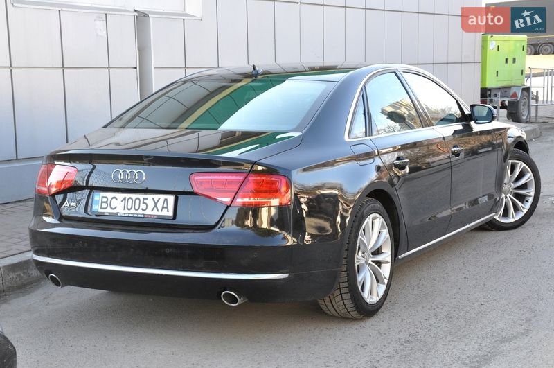 Седан Audi A8 2013 в Львові