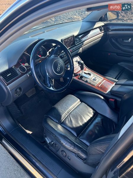 Седан Audi A8 2004 в Луцке
