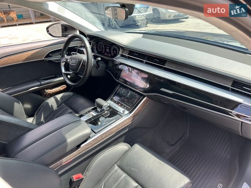 Седан Audi A8 2018 в Житомирі