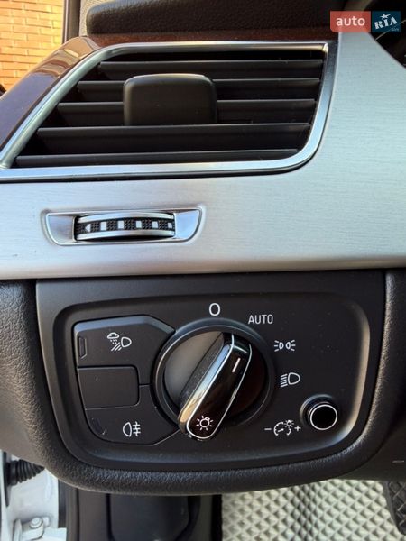 Седан Audi A8 2012 в Одесі