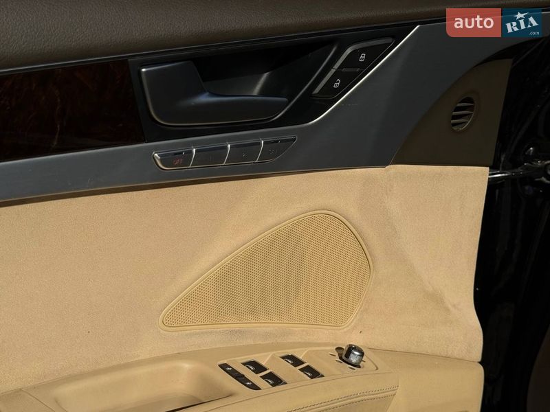 Седан Audi A8 2013 в Миколаєві