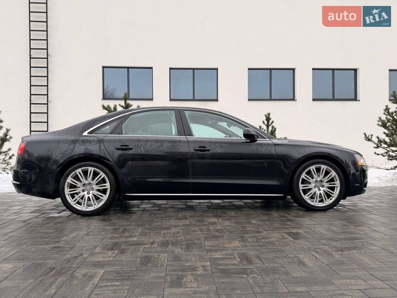 Седан Audi A8 2013 в Луцьку