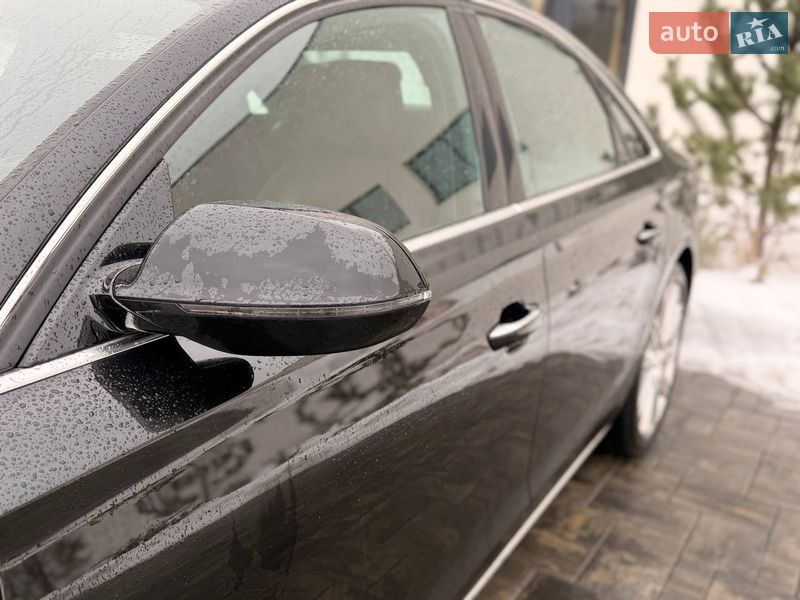Седан Audi A8 2013 в Луцьку