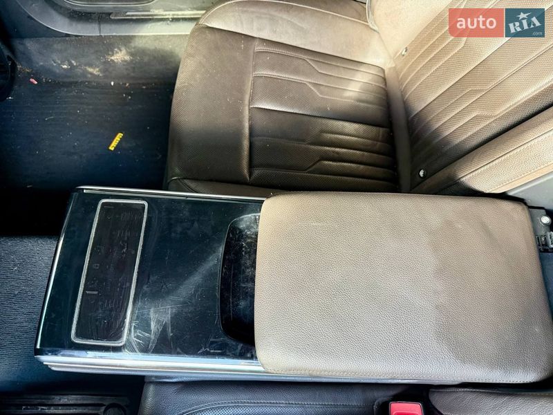 Седан Audi A8 2019 в Києві