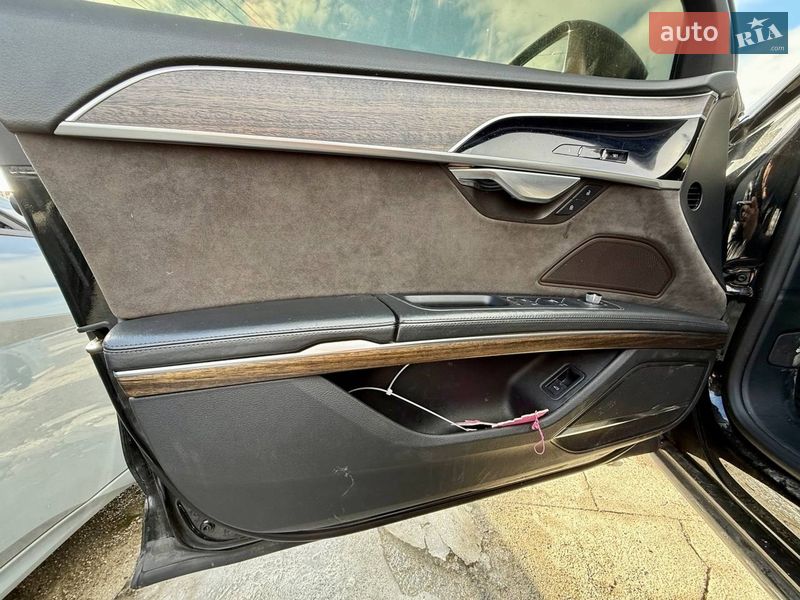 Седан Audi A8 2019 в Києві фото 42 Седан Audi A8 2019 в Києві