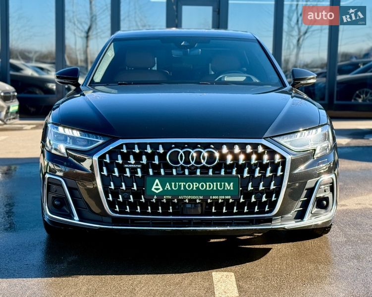 Седан Audi A8 2022 в Киеве