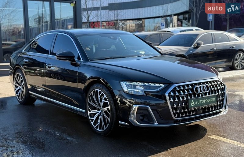 Седан Audi A8 2022 в Киеве