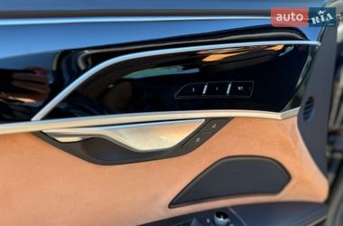 Седан Audi A8 2022 в Киеве