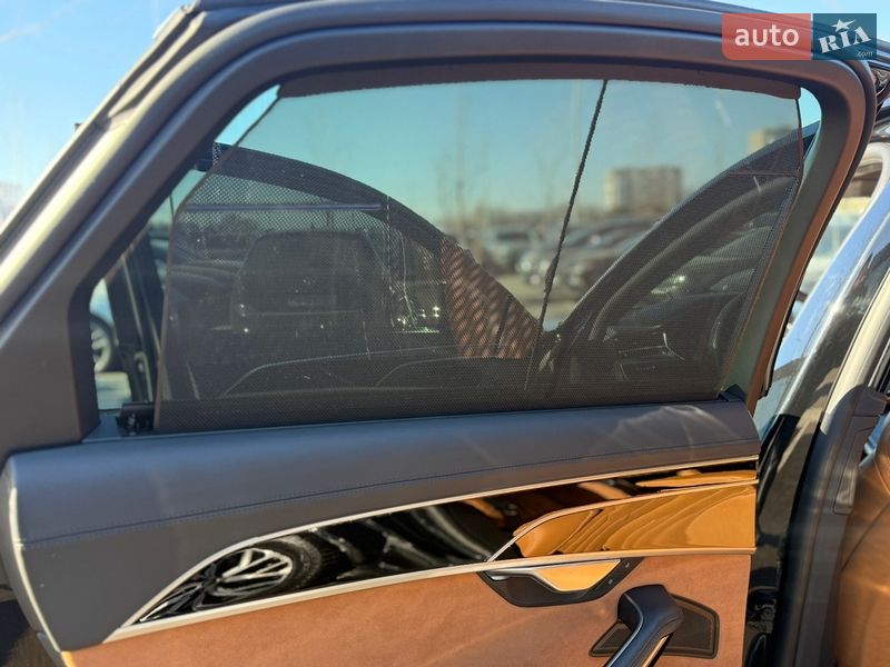 Седан Audi A8 2022 в Киеве