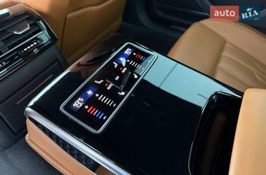 Седан Audi A8 2022 в Киеве