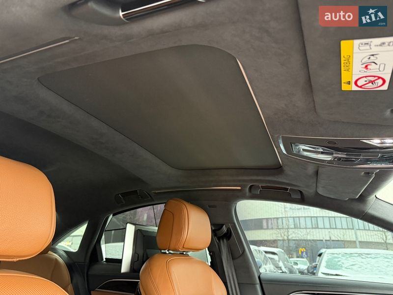 Седан Audi A8 2022 в Киеве