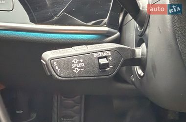 Седан Audi A8 2022 в Киеве