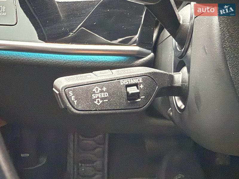 Седан Audi A8 2022 в Киеве