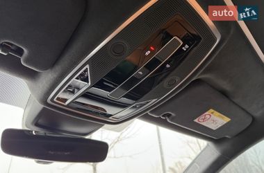 Седан Audi A8 2022 в Киеве