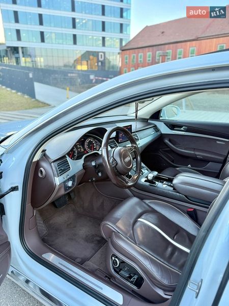 Седан Audi A8 2014 в Ужгороде