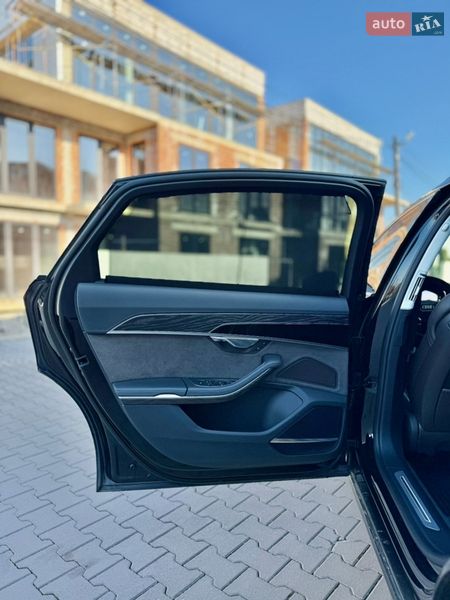 Седан Audi A8 2020 в Чернівцях