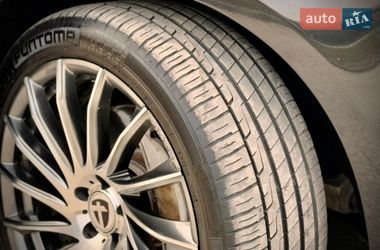 Седан Audi A8 2013 в Львове