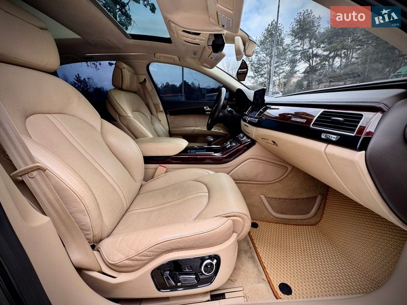Седан Audi A8 2013 в Львове