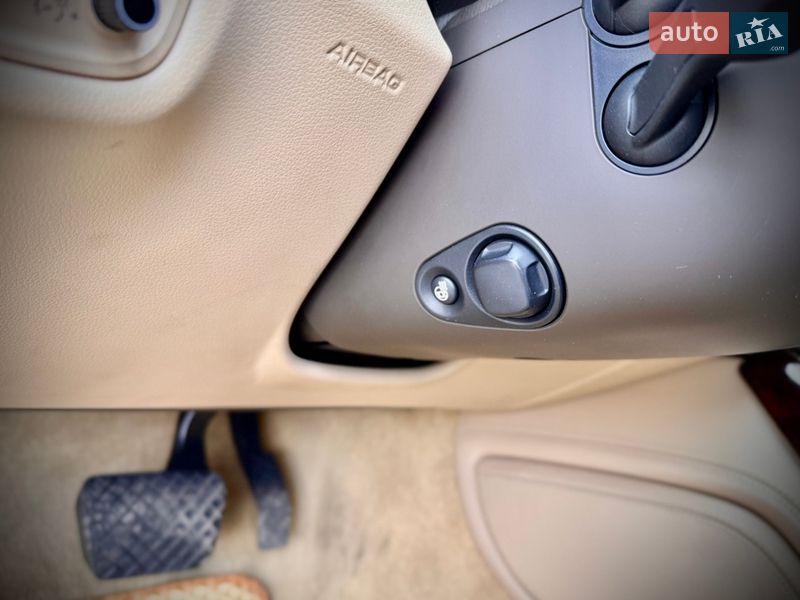 Седан Audi A8 2013 в Львове