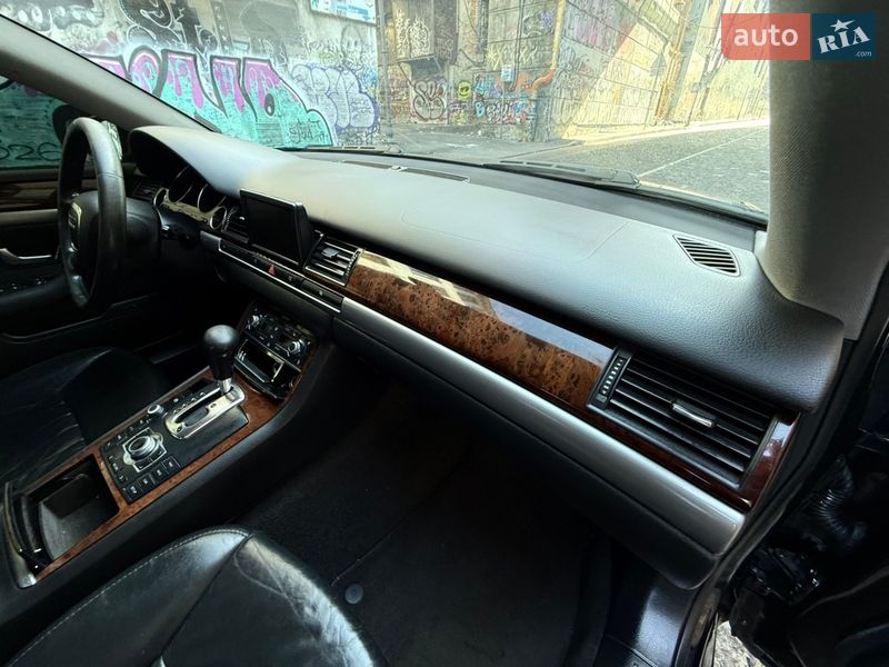Седан Audi A8 2006 в Одессе