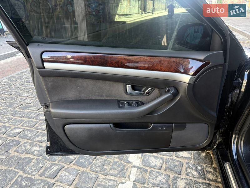 Седан Audi A8 2006 в Одессе