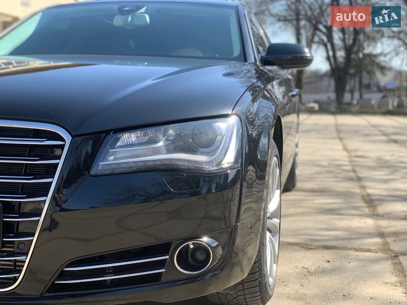 Седан Audi A8 2012 в Черновцах