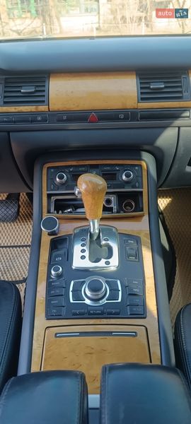 Седан Audi A8 2004 в Киеве