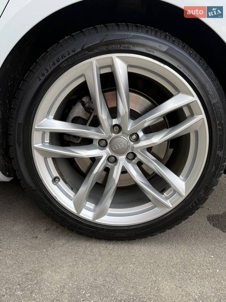 Седан Audi A8 2014 в Києві