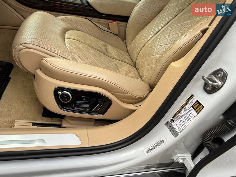 Седан Audi A8 2014 в Києві