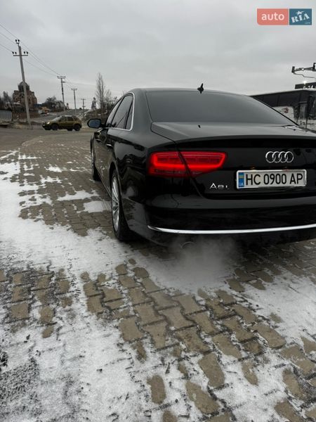 Седан Audi A8 2013 в Львове
